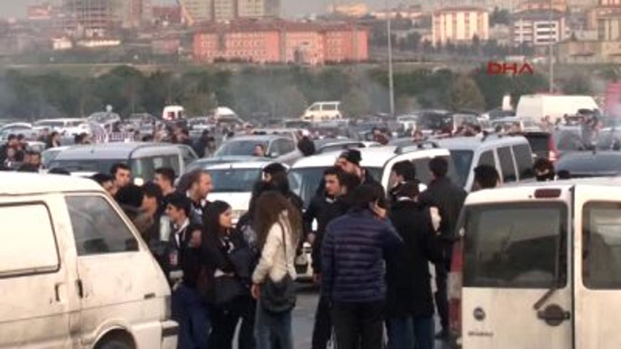 Beşiktaş - Liverpool Maçı Öncesi Stad Çevresinden Görüntü