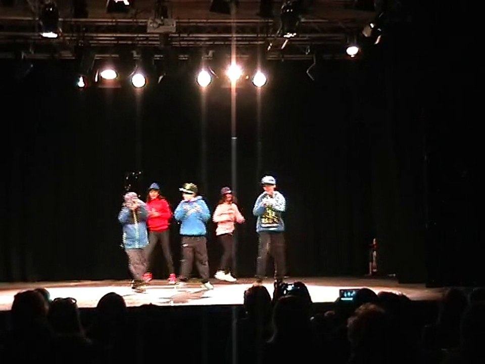almozara baile fama 4