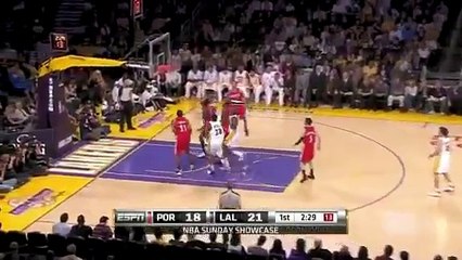 Kobe Bryant points at Jeff Van Gundy