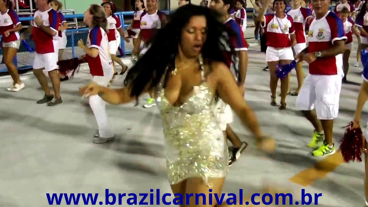 Bare Feet Samba Diva Grazi Dantas (Official Diva) União da Ilha 2014 Parade Rehearsal