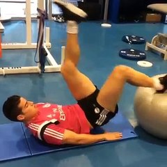 James Rodríguez realiza ejercicios a ritmo de reggaetón (VIDEO)