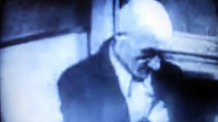 hand clippers haircuts for lice 1940s