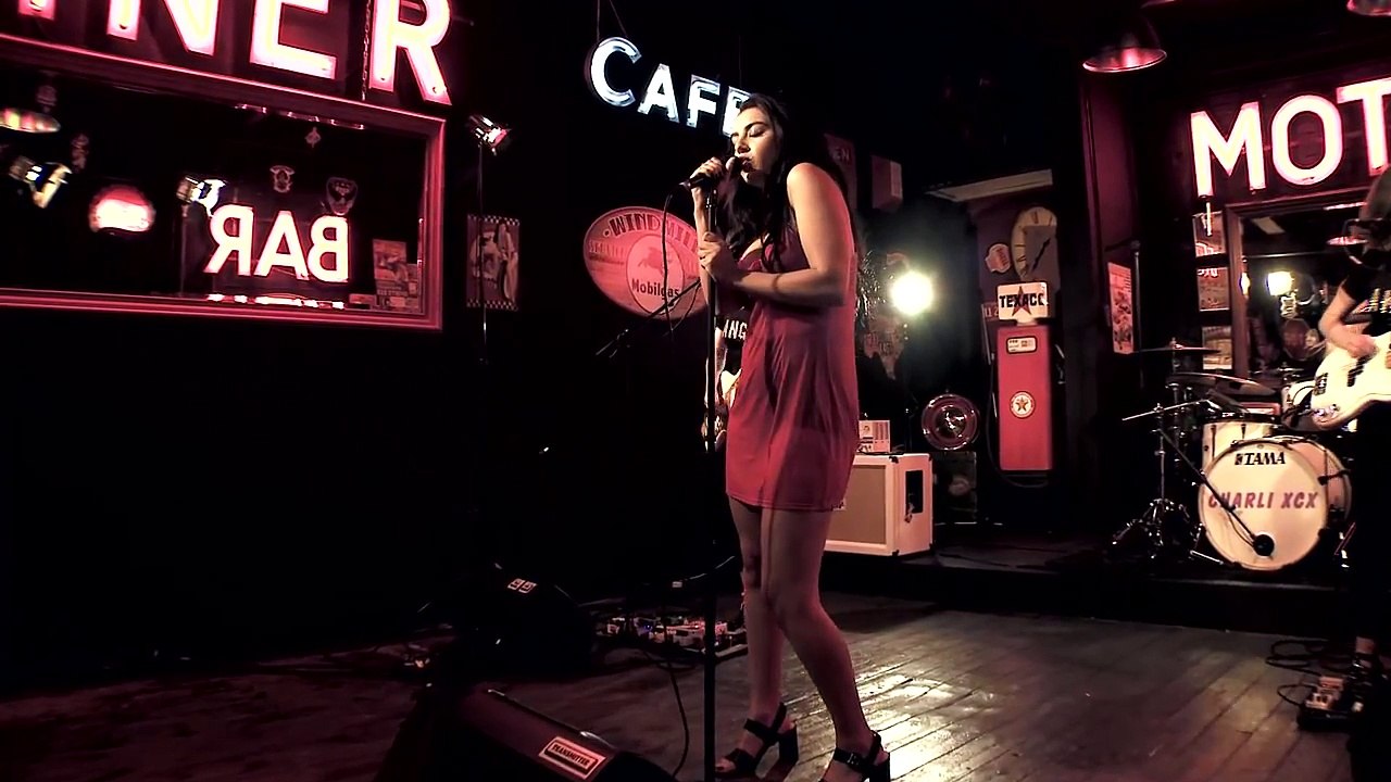 Charli XCX - Boom Clap | Transmitter Live