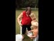 Chien Pitbull attaque femme au Ice Bucket Challenge