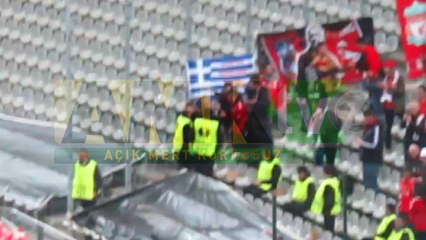 İngilizlerin 'tahriğini' polis engelledi