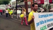 GREVE DOS CAMINHONEIROS: Protestos nas ruas de Chapecó/SC, em 26/2/2015.