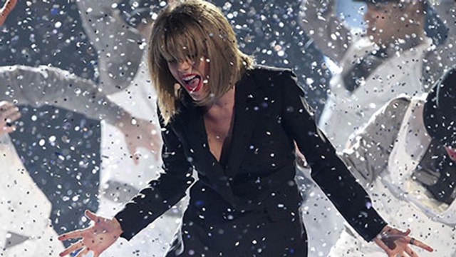 BRIT Awards 2015: Taylor Swift FLAWLESSly performs 'Blank Space'