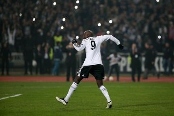 Beşiktaş'ın Galibiyeti Sonrası 50 Bin Kişi Aynı Şarkıyı Söyledi