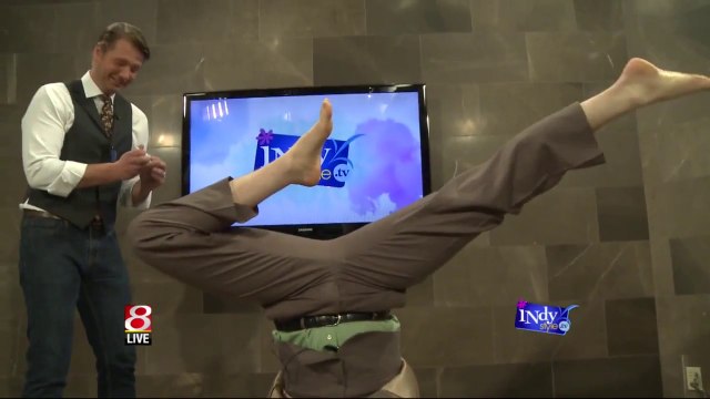 Incredible Yoga Card Trick with the amazing Barry... Crazy magician