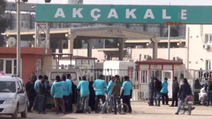 Akçakale 200 Suriyeli Ülkesine Döndü