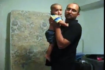 Pakistani Funny Clips Baby jump _ Tune.pk