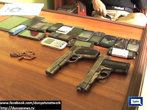 Dunya News - Lahore: At least 4 dacoits including 2 police officers arrested for dacoity