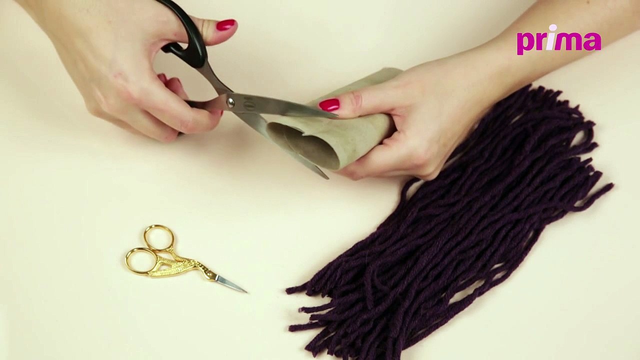 Créer des pompons pour décorer ses oeufs de Pâq...