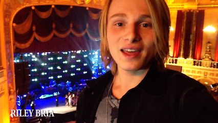 Top 12 Guys Up (Really) Close - AMERICAN IDOL XIV