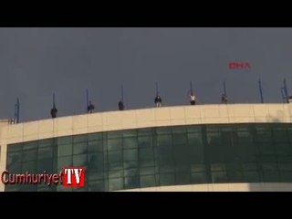 Diyanet Vakfı'nda eylem: İşçiler çatıya çıktı