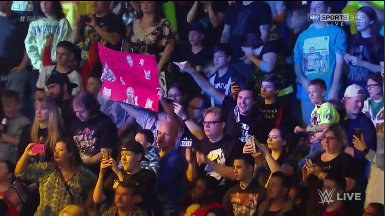 2015.02.16- Dean Ambrose vs. Luke Harper- RAW