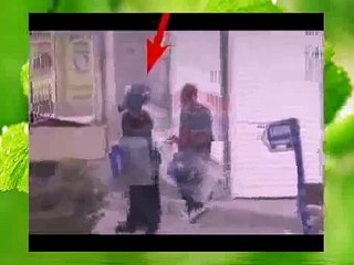 Yaşasın Işid ! diye bağıran polis.