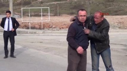 Zonguldak Tır, Köpeğe ve İstinat Duvarına Çarptı 1 Yaralı