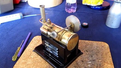 "Quality Brand" Steam Engine Running