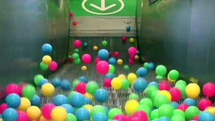 Escalator Balls - Fun With Physics