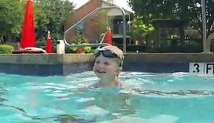Amazing Baby Swimmer!