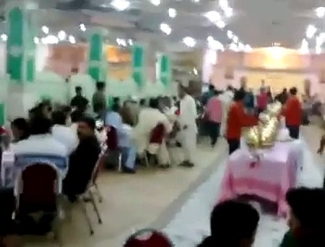 Funny Pakistani wedding opening of Dinner New Funny Clips Pakistani 2017 funny videos | funny clips | funny video clips | comedy video | free funny videos | prank videos | funny movie clips | fun video |top funny video | funny jokes videos | funny jokes v
