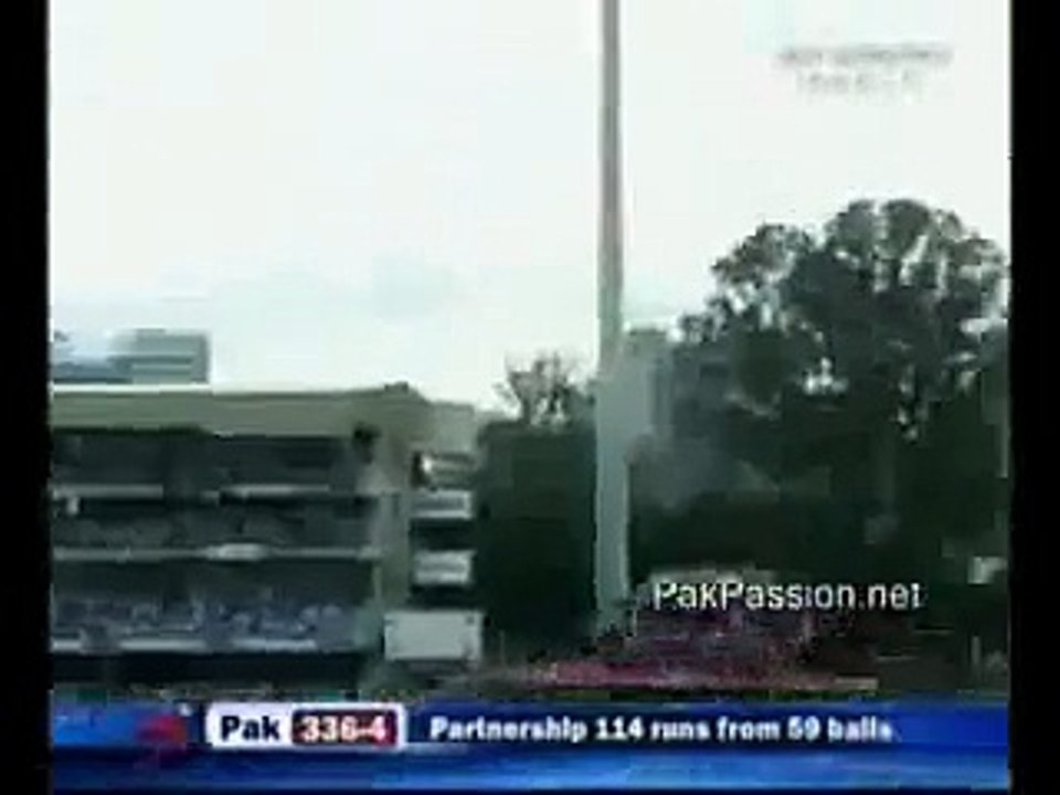 Shahid Afridi's Big Six to Andre Nel - Shahid Afridi Sends Ball Out of the Stadium- biggest six in cricket- Shahid Afridi Best perfomance