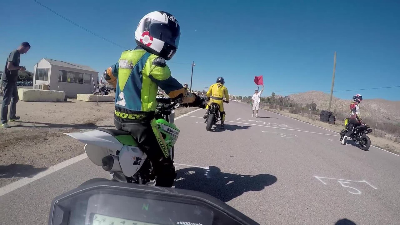 Zack and Ari Go Mini Racing On Honda Groms | ON TWO WHEELS