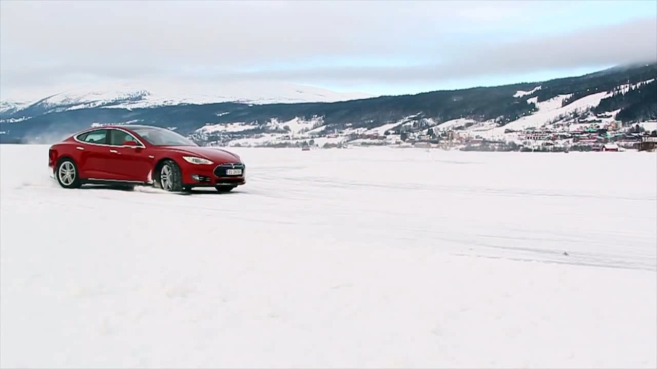 Tesla Model S Ice Drive - Swedish Test Track