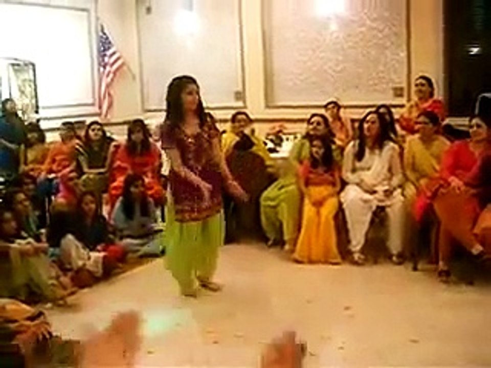 Pakistani Wedding Best dance kajra re | HD|