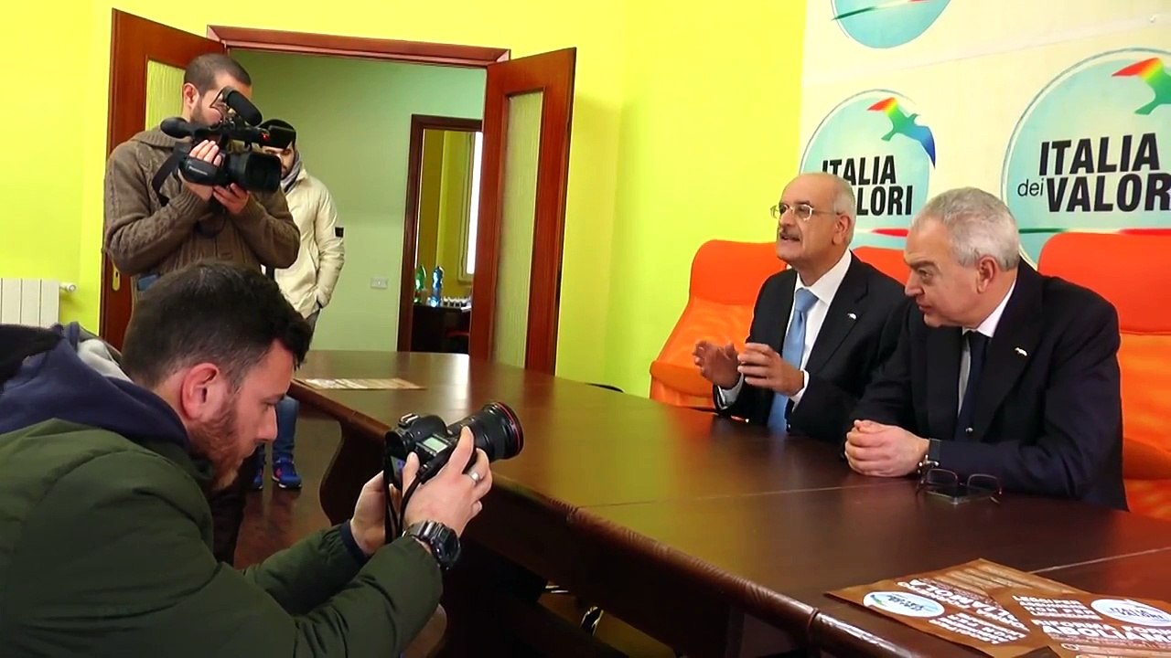 Napoli - Di Nardo si ritira dalle primarie (27.02.15)