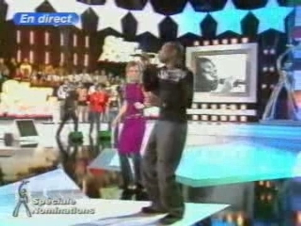 Emma-DAUMAS-et-Youssou-NDOUR-Seven-Secon