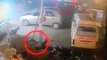 Dunya News - Karachi: Dunya News obtains CCTV footage of street criminal looting locals