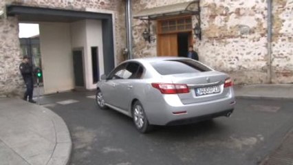 Hdp Heyeti Dolmabahçe Başbakanlık Ofisi'nden Ayrıldı