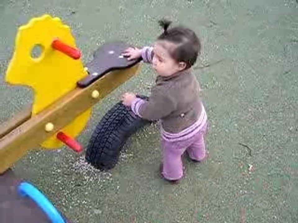 Ava au parc 4
