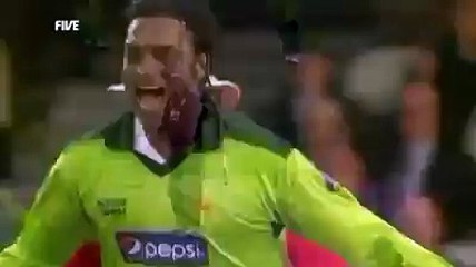 SHOAIB AKHTER FANTASTIC YORKER
