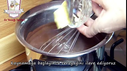 Video herunterladen: Muzlu Piramit Pasta Tarifi - Çikolatalı Bisküvili Yaş Pasta