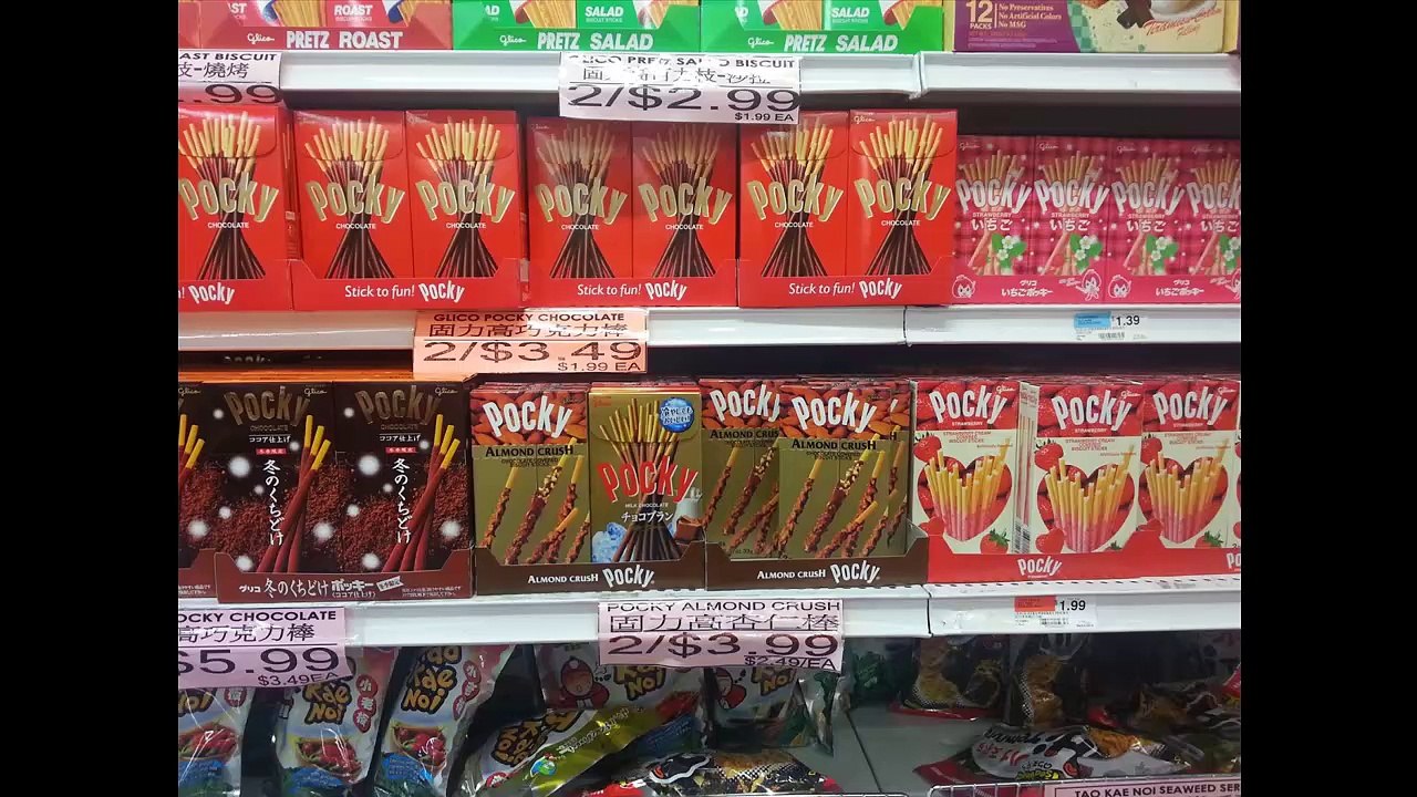 TRYING JAPANESE CANDY!!