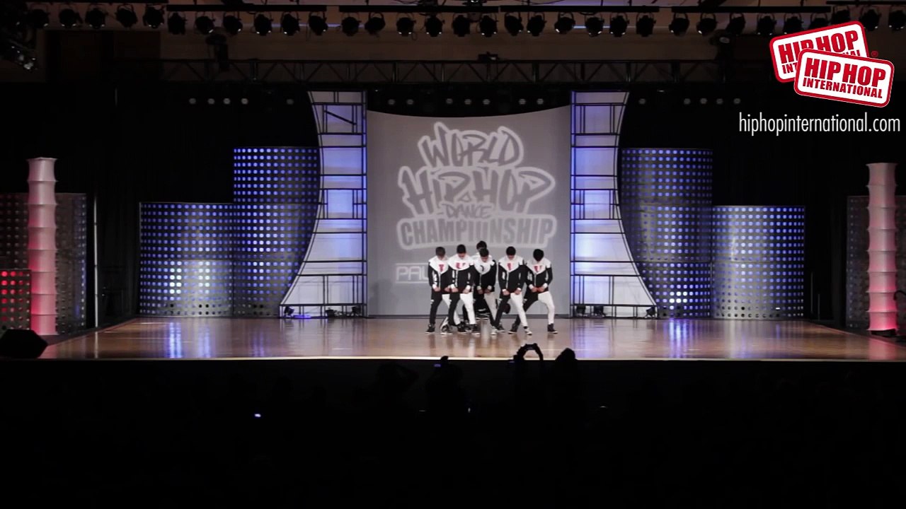 Strong Team Crew - Ecuador (Adult) at HHI's 2014 World Prelims.