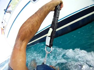 remonter à bord à 4 noeuds avec longe auto sauvetage design 4 sea - vu de l eau