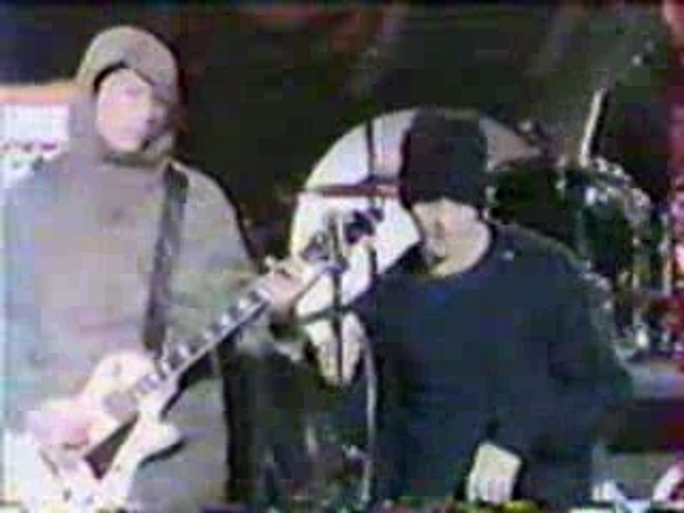 Saez Jeune et con aux victoire de la zik