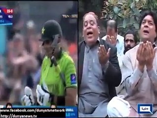گوجرانوالہ کے شہریوں نے زمبابوے کے خلاف پاکستان کی فتح کے لئے مزاحیہ انداز میں دعائیں کیں، یوں لگا تھیٹر پر کوئی ڈرامہ چل رہا ہے، آئیے دکھاتے ہیں