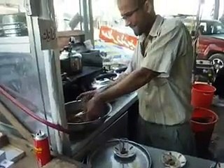 Çaycı abiden inanılmaz şov!