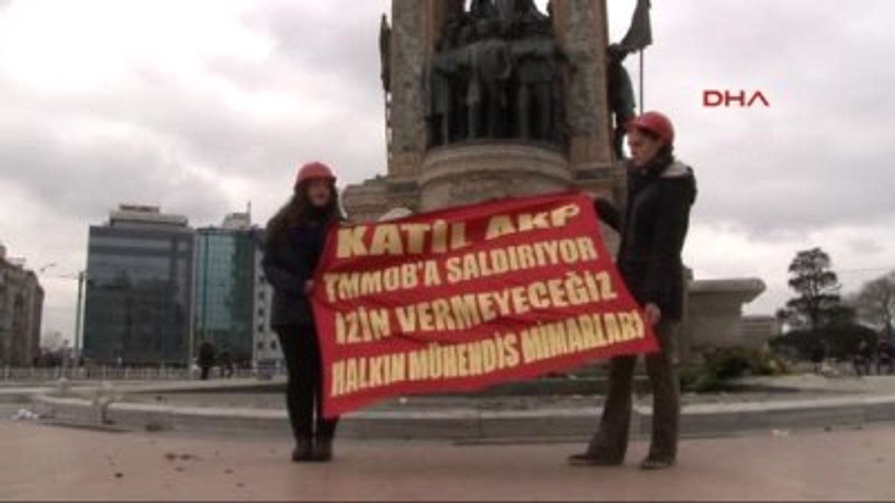 Taksim'de Pankart Açan 2 Mühendis Gözaltına Alındı