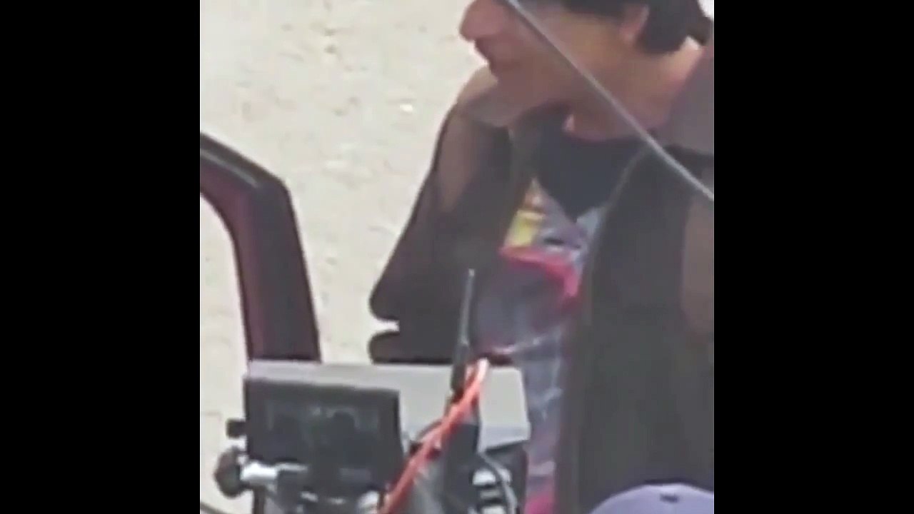 ♦ #SRK [ @iamsrk ] for #Fan sets #Delhi 27.02.2015 (HD)