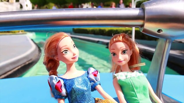Frozen Disneyland IT'S A SMALL WORLD DisneyCarToys Frozen Toby Anna Krista Amber