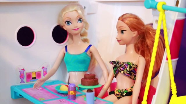Frozen Cruise Play-Doh Anna Elsa Barbie Friendship Cruise SINKING