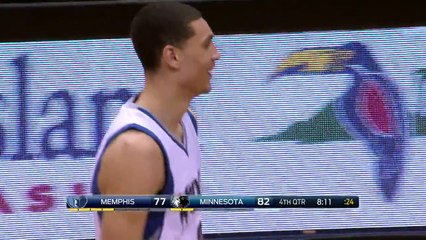 Zach LaVine Steals and Takes Flight for the Soaring Smash