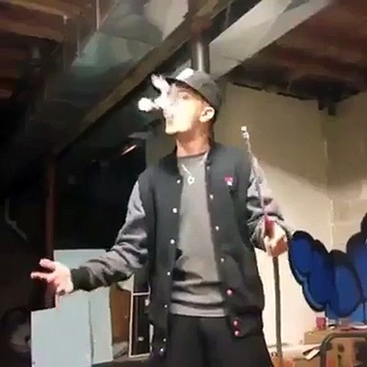 Awesome boy Smoking Sheesha ! Oh My God - What the Talent - Watch & Share - Video Dailymotion