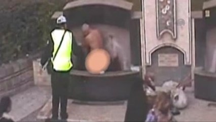 Sokak Çeşmesinde Yıkanan Vatandaş, Kamerada!